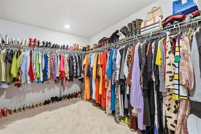 Building Photo - 196 Summit Pointe Dr