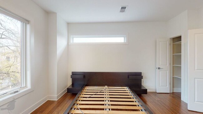 Building Photo - 1103 9th St NE