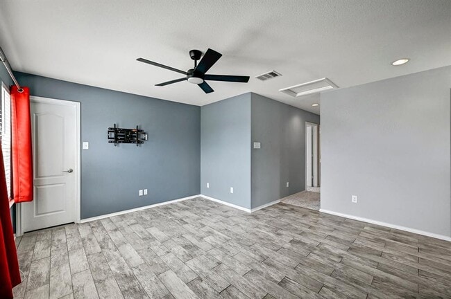 Building Photo - 214 Briarwood Dr