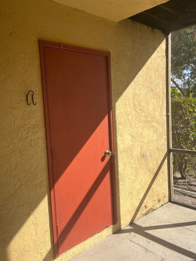 Building Photo - 1627 Hawthorne Pl