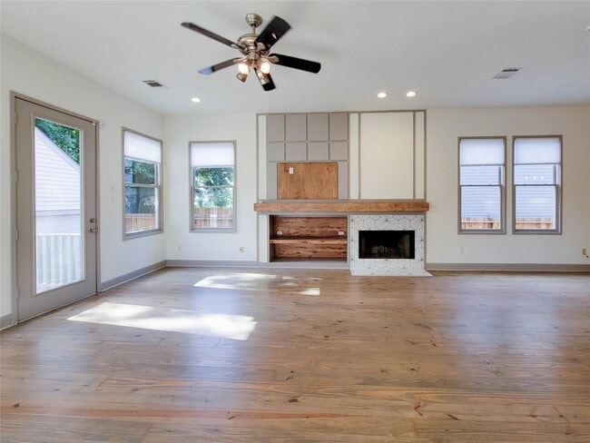 Building Photo - 917 Herkimer St