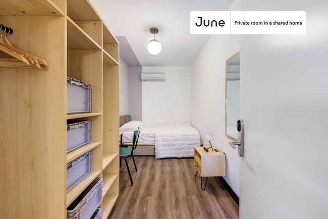 Building Photo - 186 N 6th St