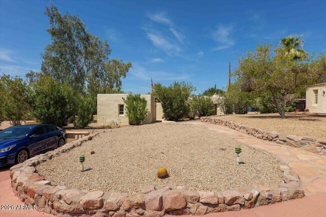 Building Photo - 5702 E Camelback Rd