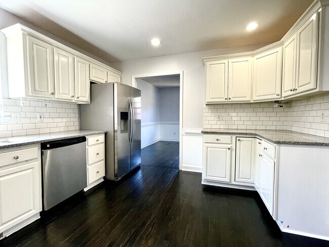 Building Photo - 239 Yorkshire Dr