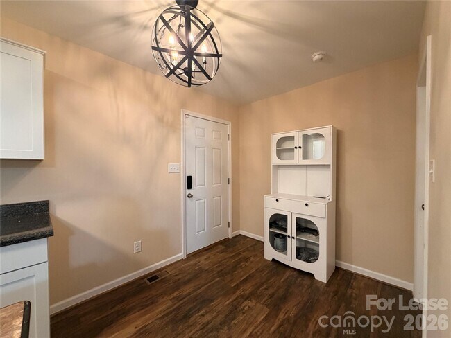 Building Photo - 67 Travora Cir