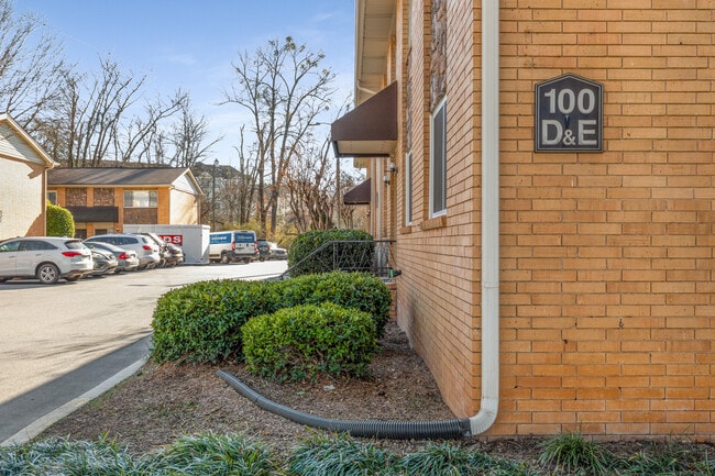 Building Photo - 100 Biscayne Dr NW