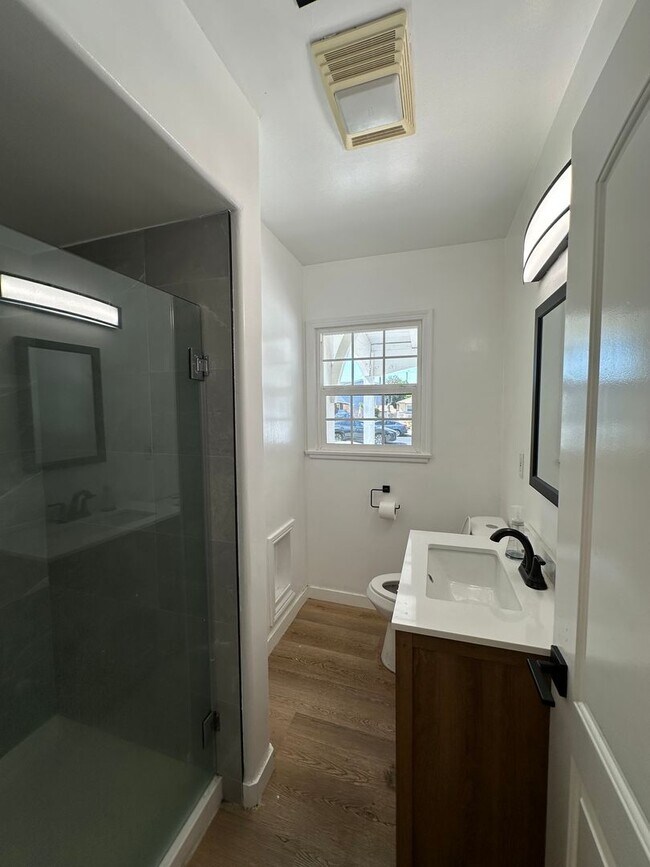 Building Photo - Beautiful Single story 4 Bedrooms 2 Baths ...