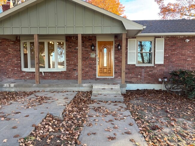 Building Photo - 18377 Pleasant View Dr