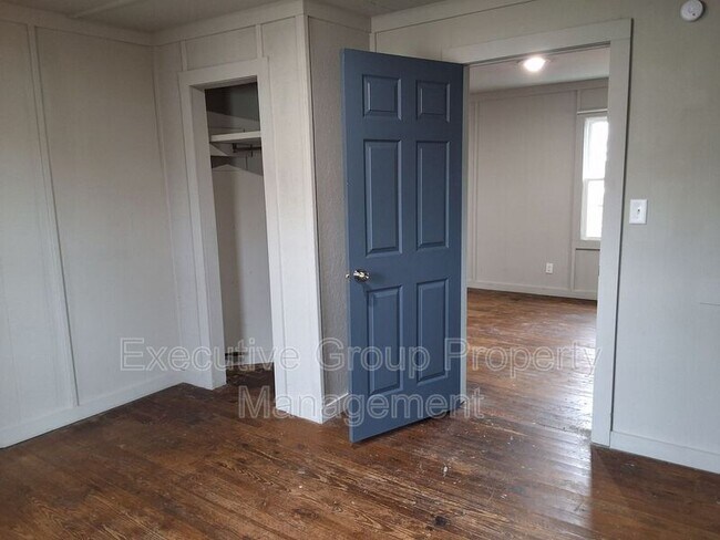 Building Photo - 1548 Hargan St