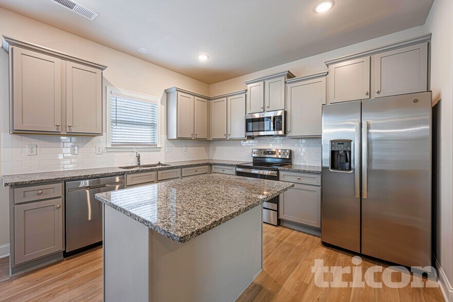 Building Photo - 210 Margrave Dr