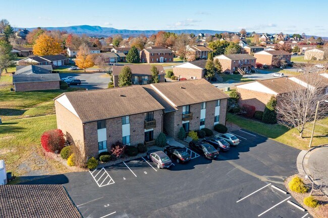 Building Photo - 1624 Buttonwood Ct