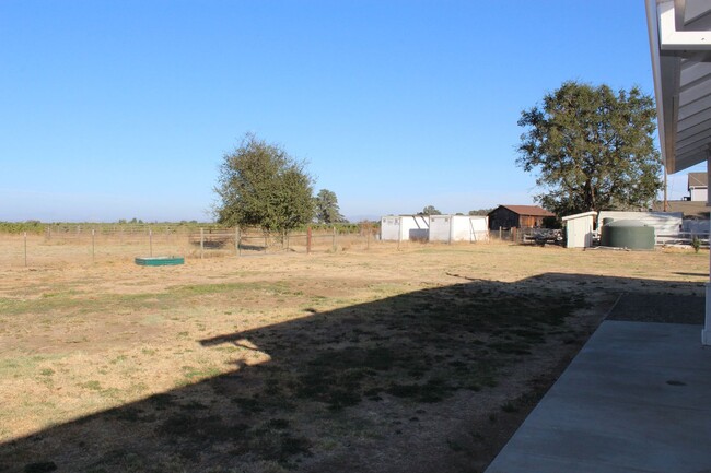 Building Photo - Available Soon! Must See 2 Bedroom Home Lo...