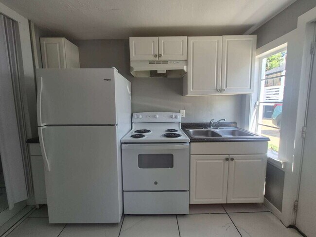 Building Photo - 349B HICKORY HEIGHTS