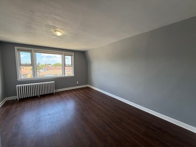 Building Photo - 4328 N Oak Park Ave