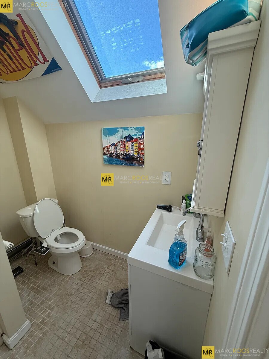 Building Photo - 36 Pratt St