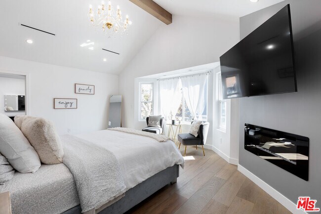 Building Photo - 18721 Hatteras St