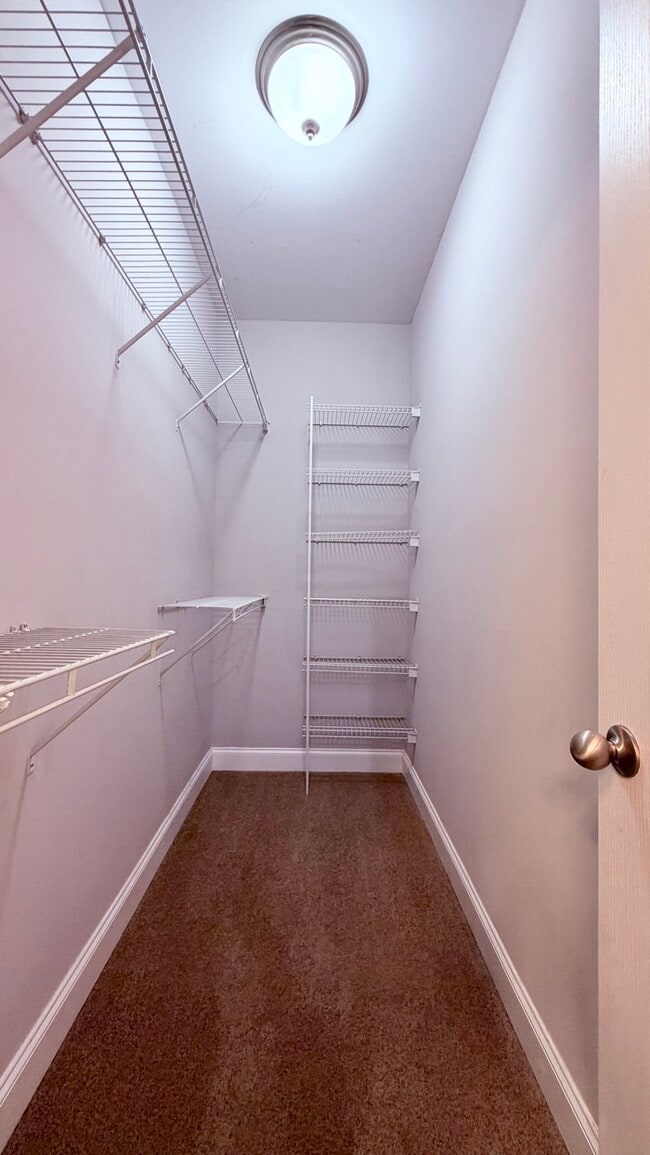 Building Photo - Perfect West Midtown Location! 4 Bedroom Townhouse, Granite, Hardwood Floors