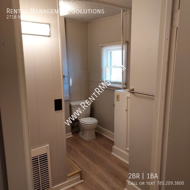 Building Photo - 2718 NE B St