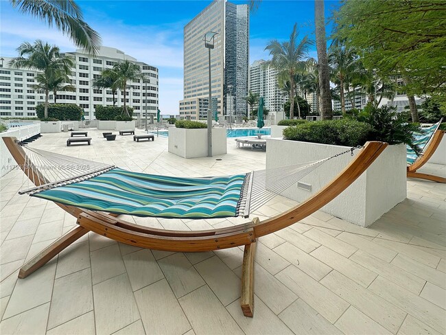 Building Photo - 951 Brickell Ave