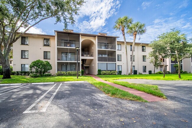 Building Photo - 202 Foxtail Dr