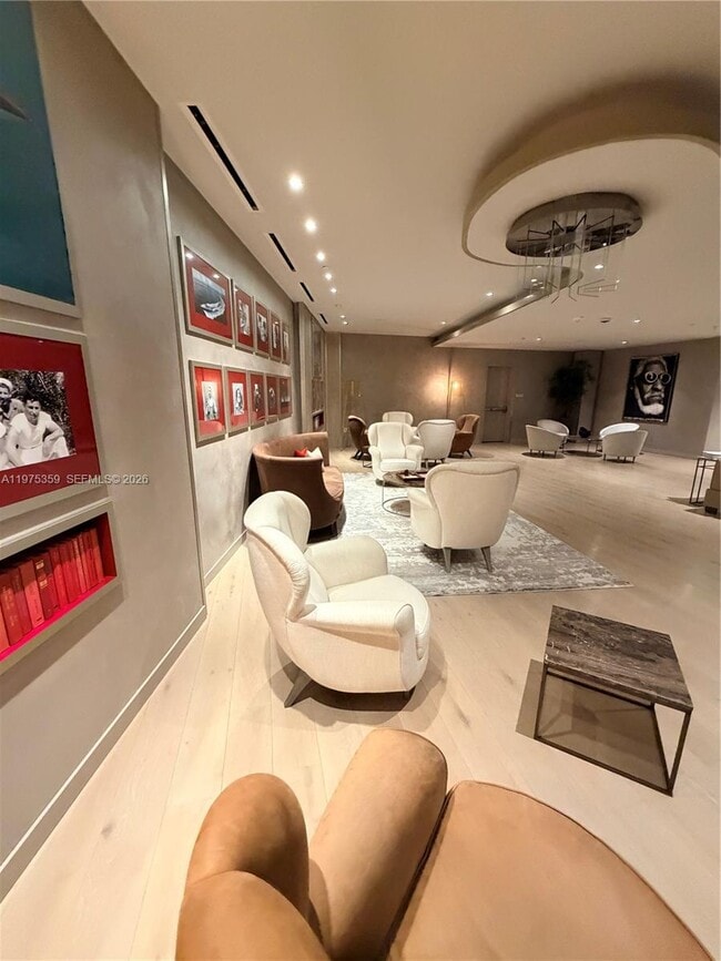 Building Photo - 1000 Brickell Plaza