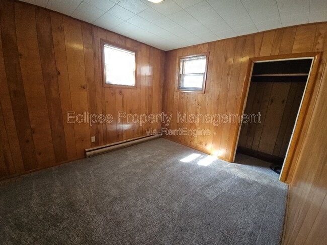 Building Photo - 427 Madison St