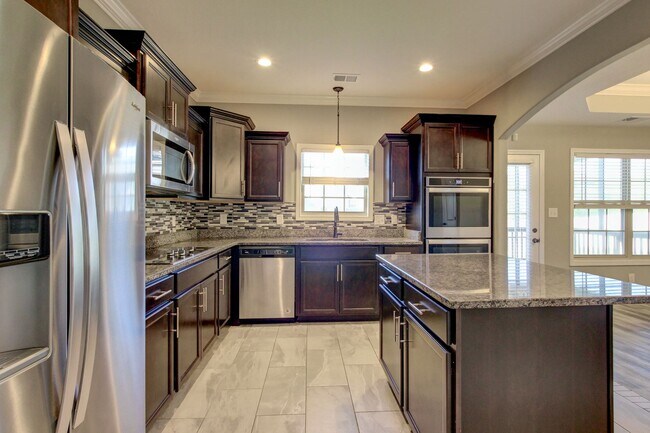 Building Photo - Big and Beautiful Smart Home