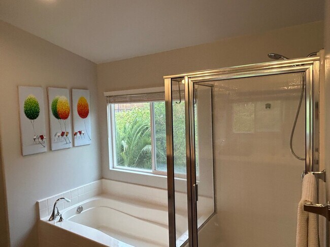 Building Photo - Beautiful 5BD/3BA Home In Oceanside