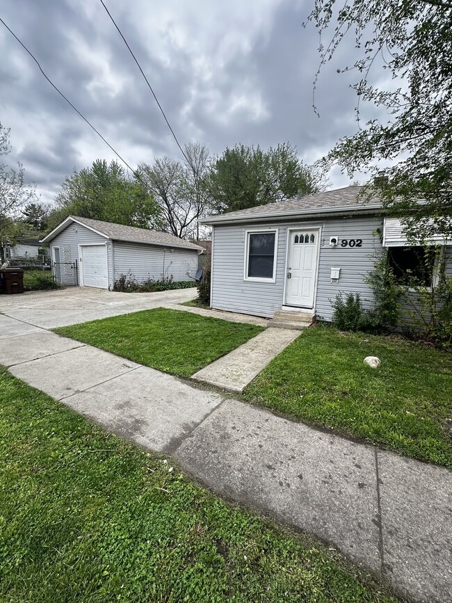 Primary Photo - 902 N Central Ave