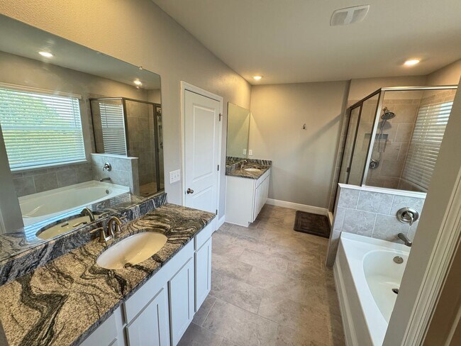 Building Photo - Available NOW!  Incredible, SPACIOUS 5 Bed...