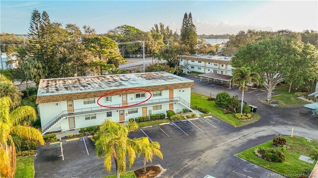 Building Photo - 2950 SE Ocean Blvd