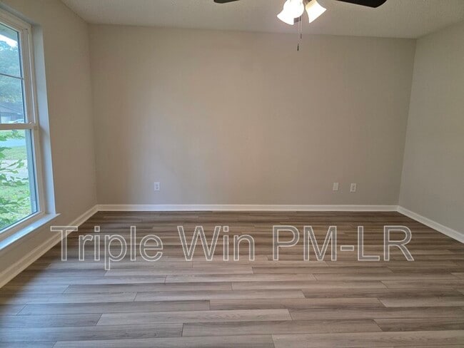 Building Photo - 8 Willowridge Cove