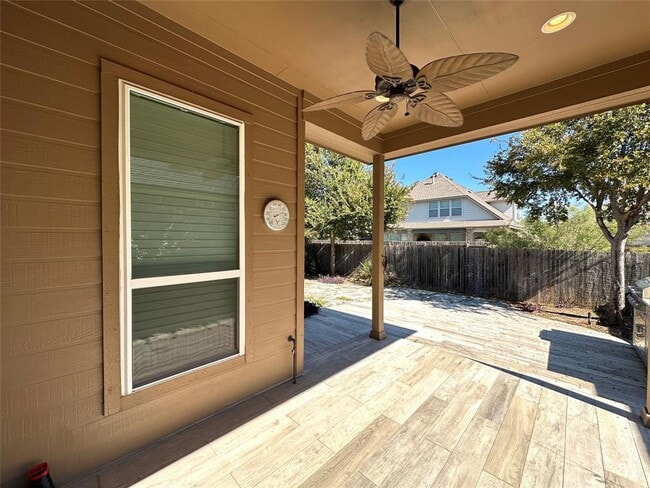 Building Photo - 615 Spanish Mustang Dr