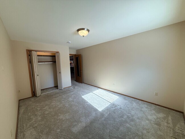Building Photo - Cozy 2 Bedroom, 1 Bath Apartment with Patio - Welcome Home!