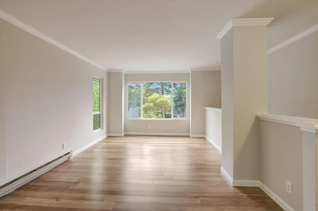 Building Photo - 355 Half Moon Ln