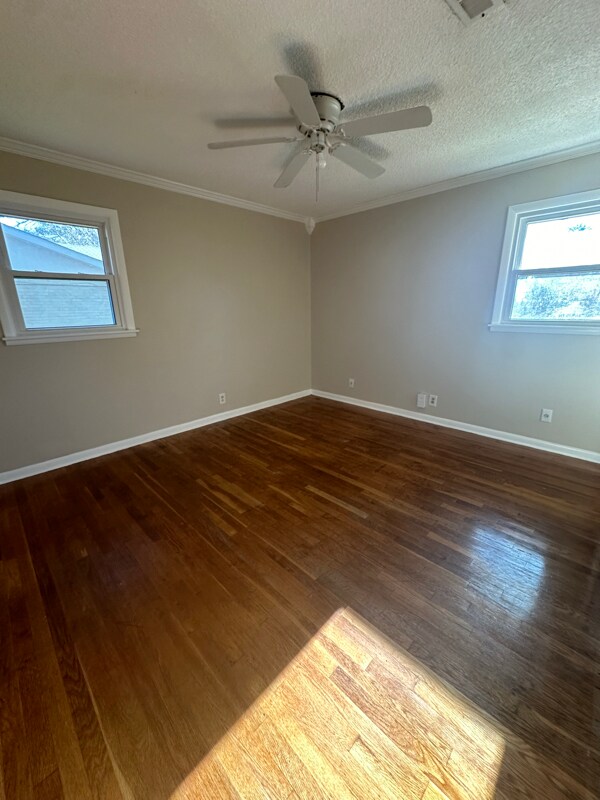 Building Photo - 4025 Knollbrook Dr NW