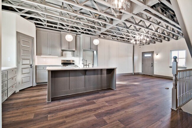 Building Photo - Chicago Row Townhouse