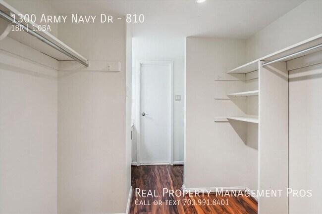 Building Photo - 1300 Army Navy Dr