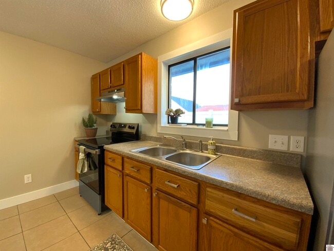 Building Photo - 200 N 31st St