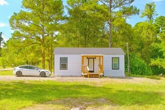Building Photo - 2 Lula Dr