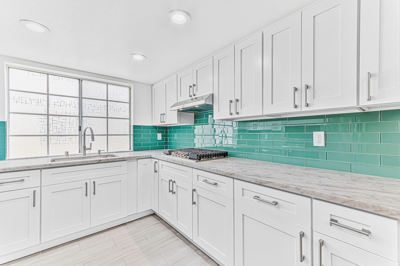 Building Photo - 402 California St