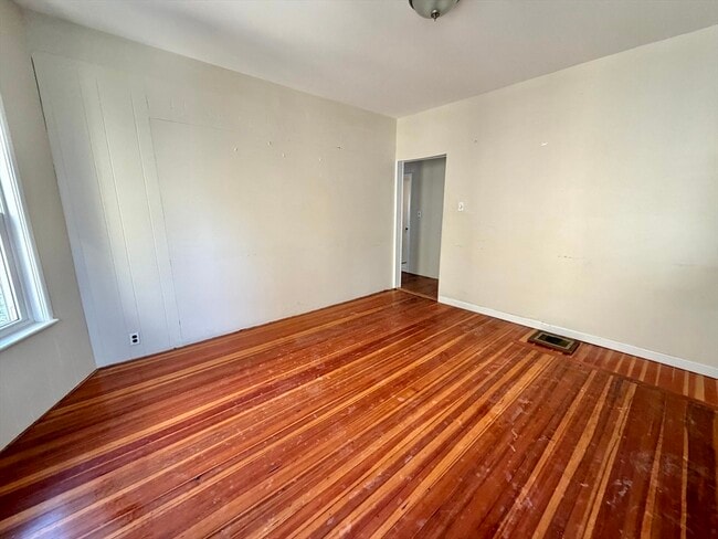 Building Photo - 21 Oakland Ave