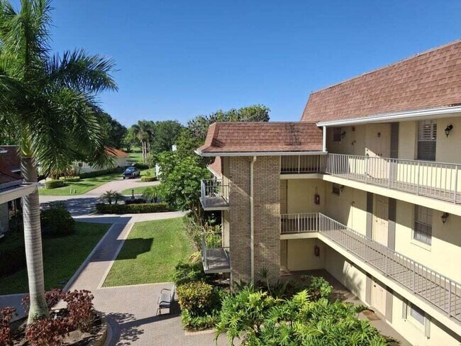 Building Photo - 5580 Tamberlane Cir
