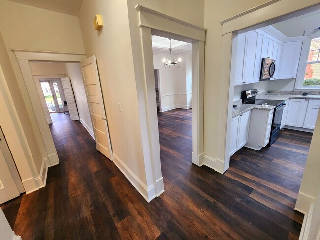 Building Photo - Gorgeous Gem on Corner Lot in Ghent!