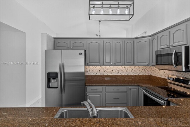 Building Photo - 15140 Bristol Ln