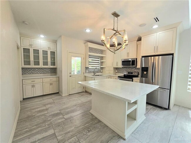 Building Photo - 24 Dorado Dr