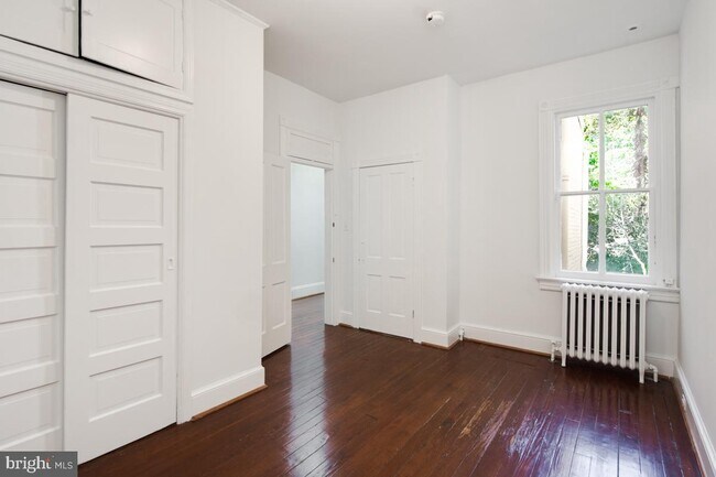 Building Photo - 1322 35th St NW