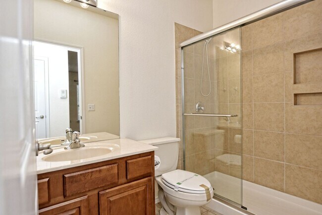 Building Photo - 815 Prairie Grass Ln