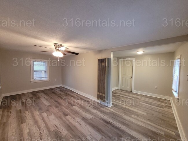 Building Photo - $775 - 2 bedroom / 1 bathroom - Single Fam...