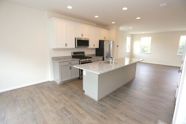Building Photo - 14317 Summit View Ln